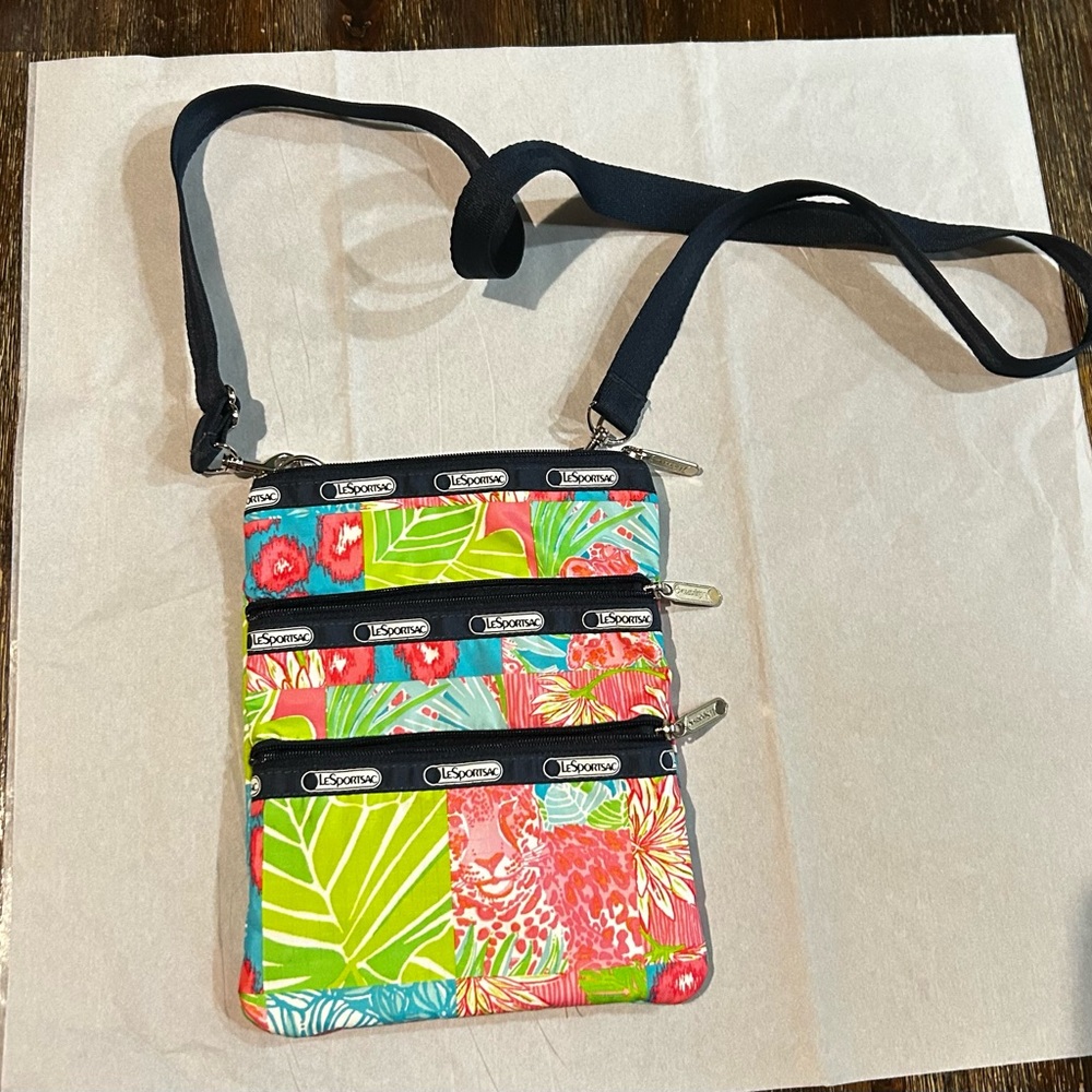 Lesportsac Vintage Kasey
Perfect Patch Crossbody Bag